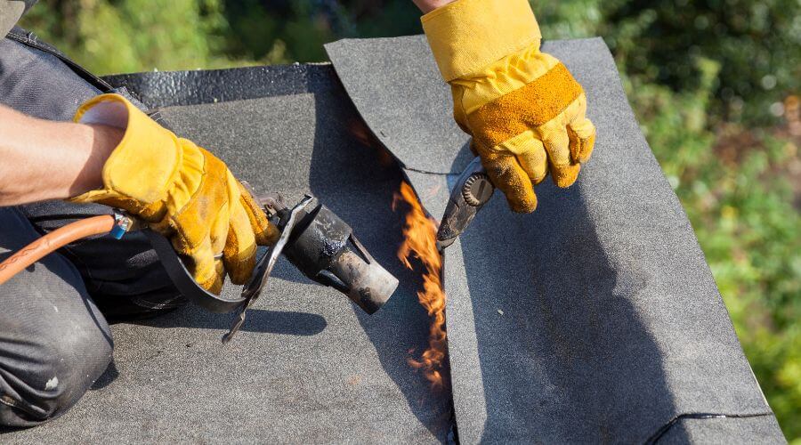Professional gutter cleaning in Cle Elum, WA